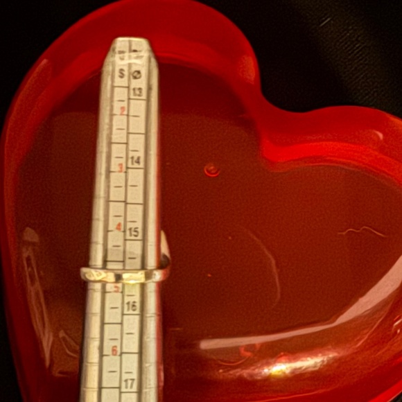 Sterling Silver "Heartbeat" Ring - Picture 3 of 4